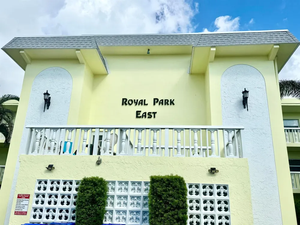 1100 PONCE DE LEON CIRCLE #E306 Vero Beach, FL 32960