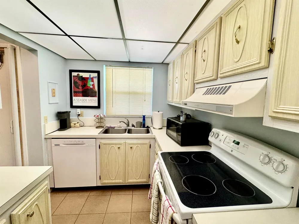 1100 PONCE DE LEON CIRCLE #E306 Vero Beach, FL 32960