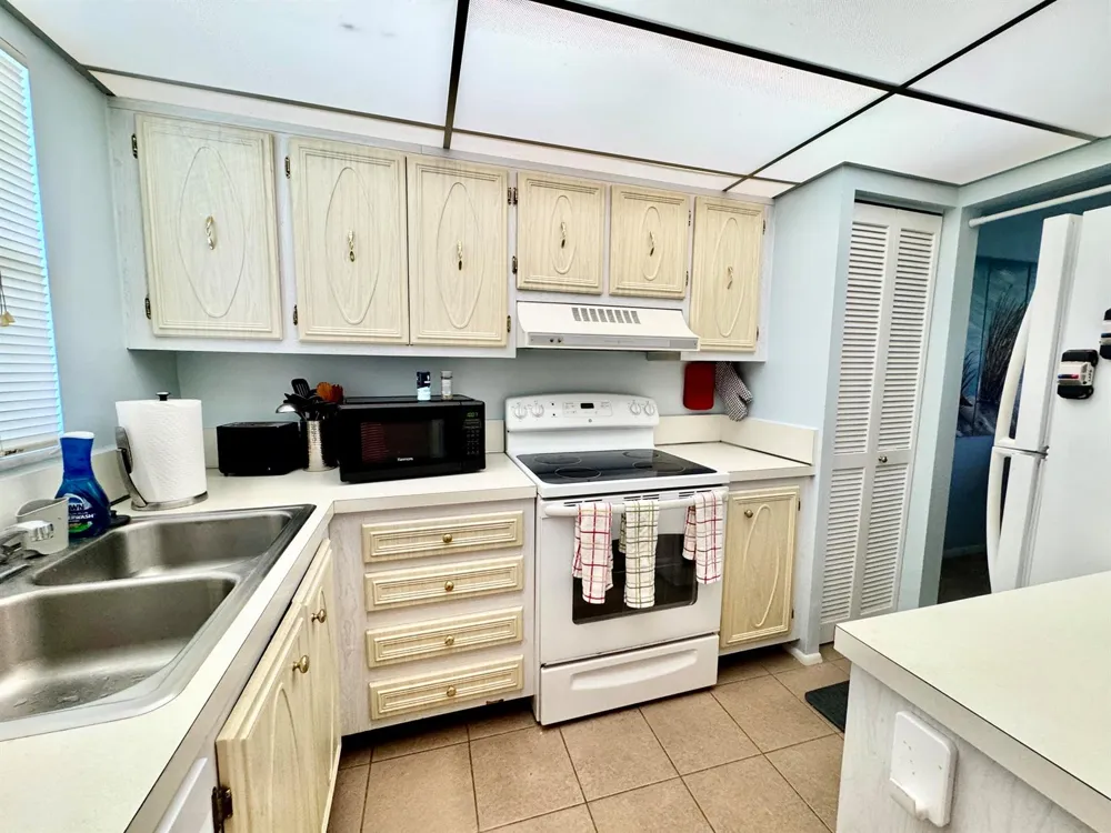 1100 PONCE DE LEON CIRCLE #E306 Vero Beach, FL 32960