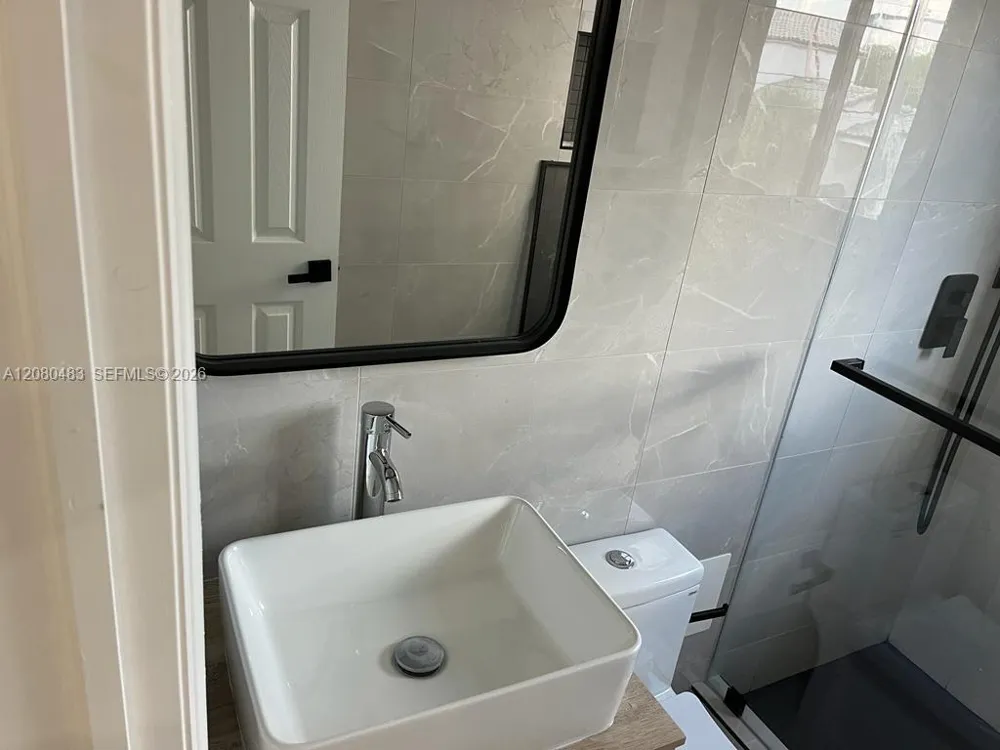 7128 Indian Creek Dr #6 Miami Beach, FL 33141