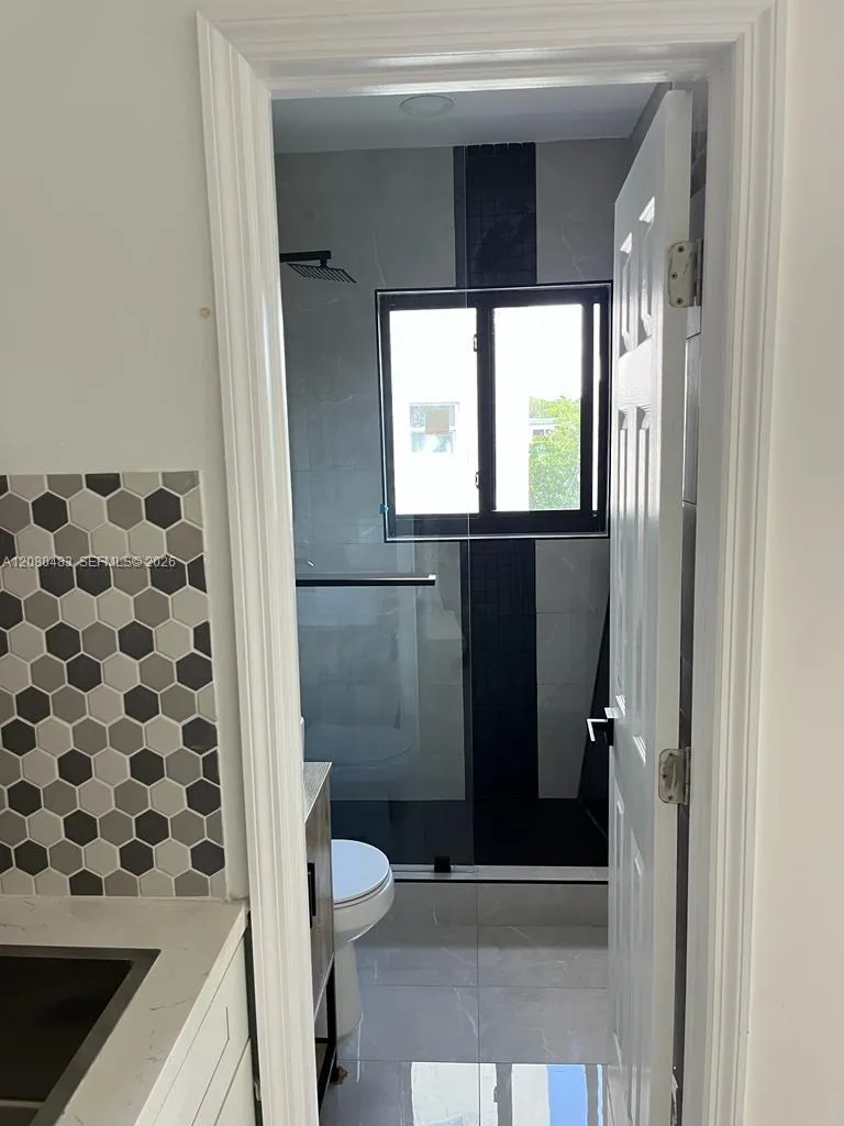 7128 Indian Creek Dr #6 Miami Beach, FL 33141