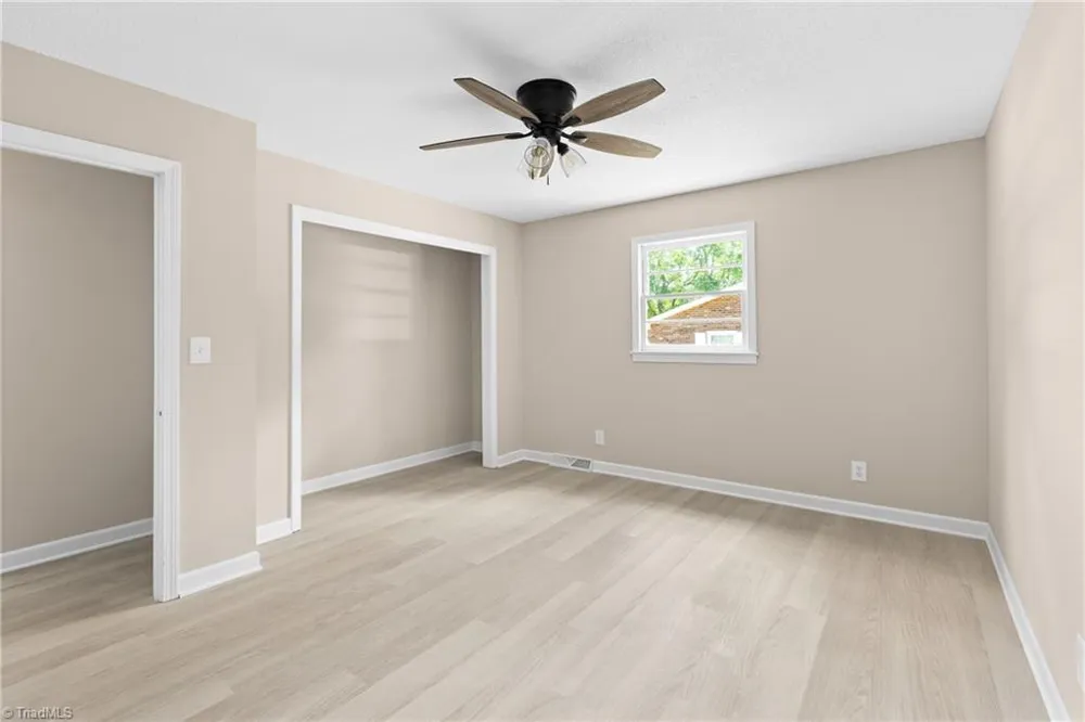 117 Hinshaw Avenue Yadkinville, NC 27055