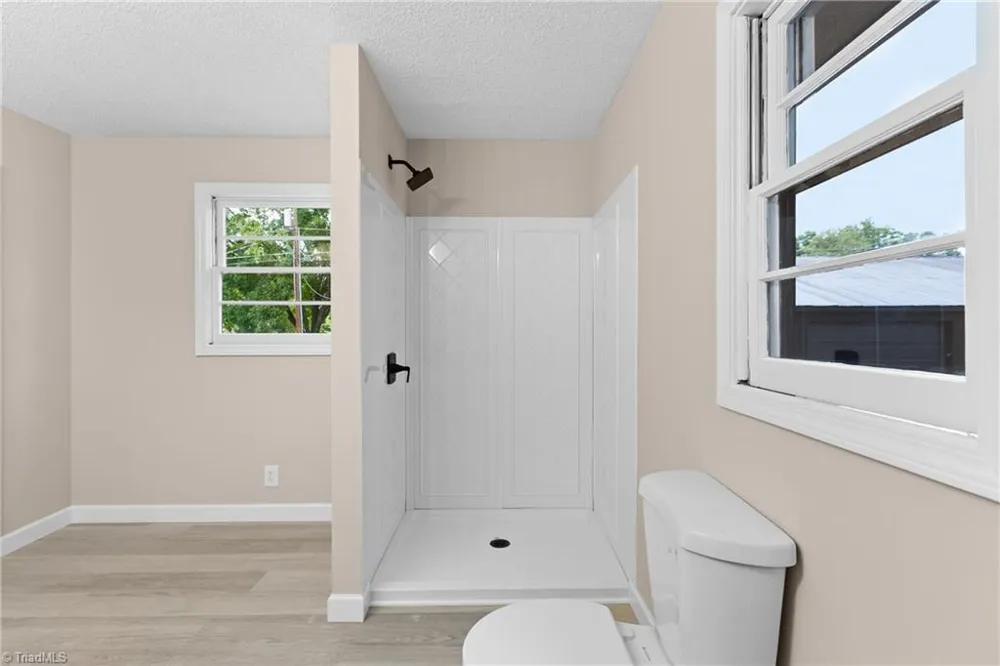 117 Hinshaw Avenue Yadkinville, NC 27055