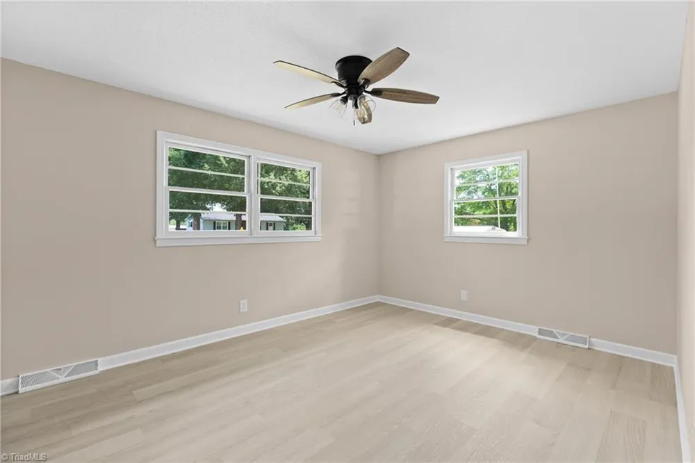 117 Hinshaw Avenue Yadkinville, NC 27055