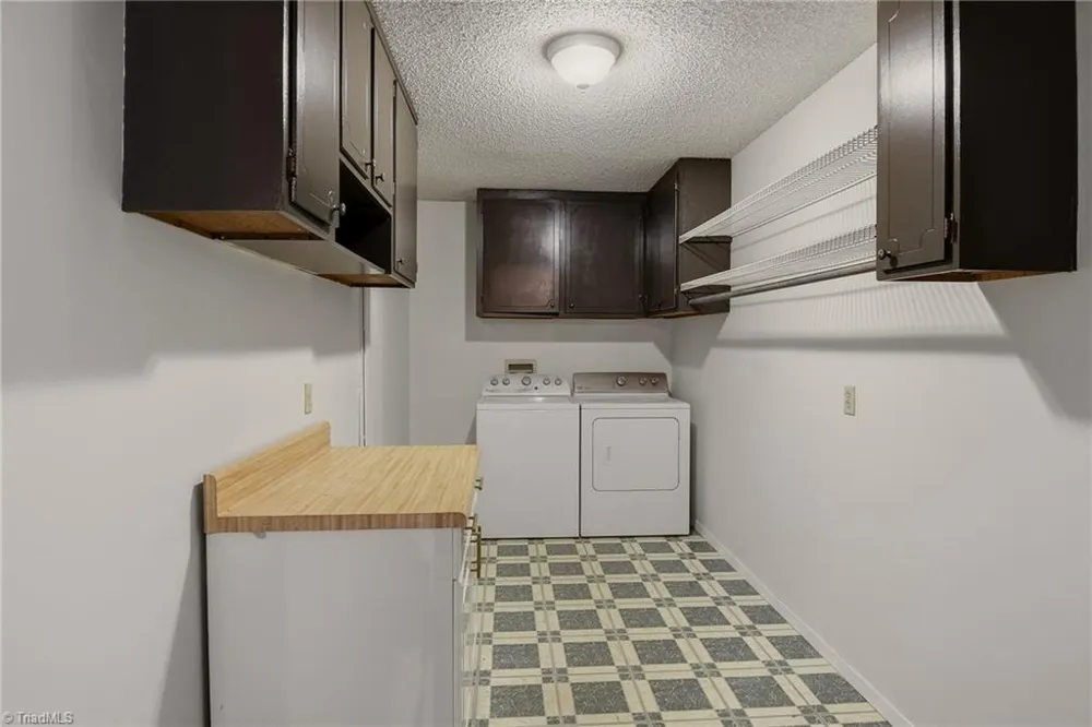 1728 Old Stage Road Yadkinville, NC 27055