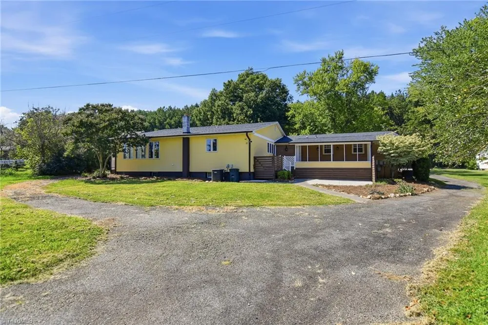 1728 Old Stage Road Yadkinville, NC 27055