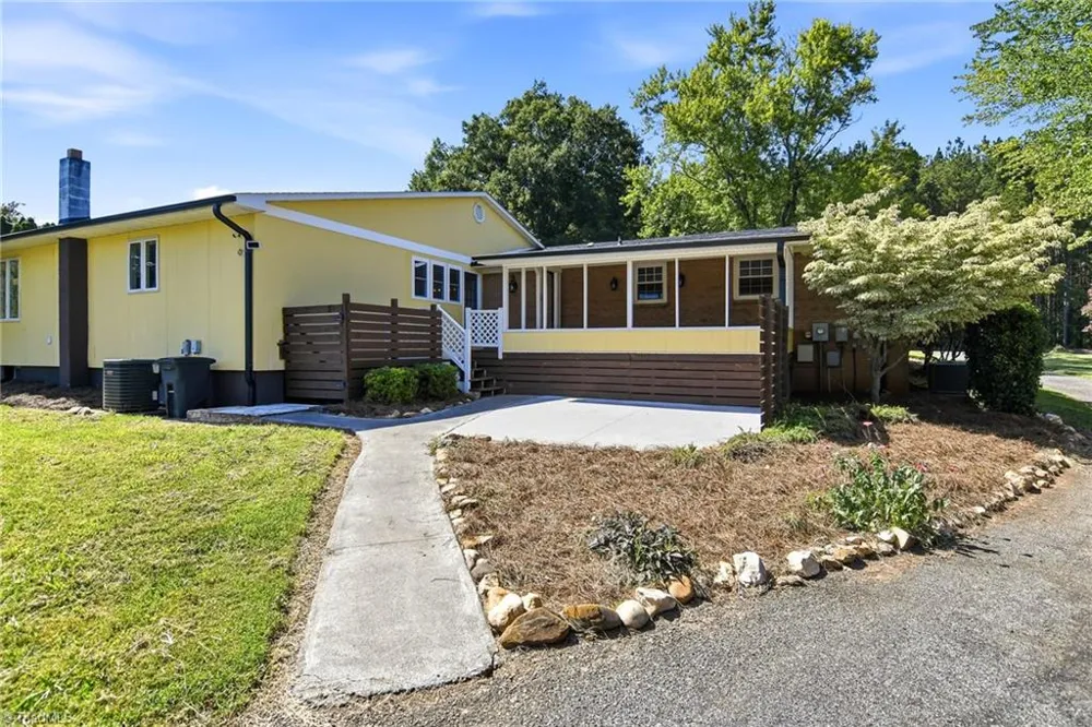 1728 Old Stage Road Yadkinville, NC 27055