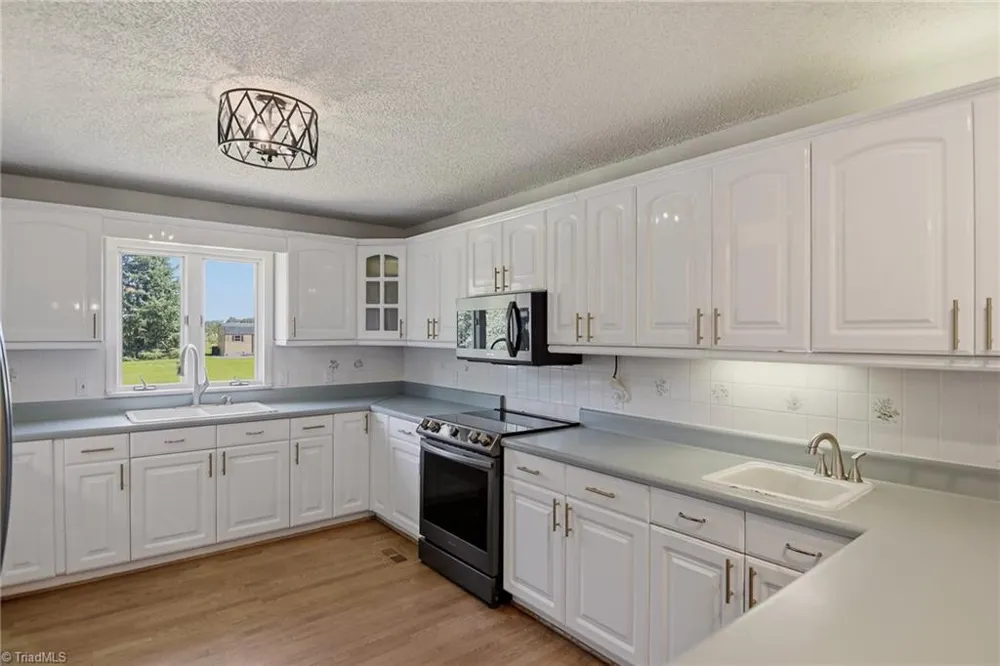 1728 Old Stage Road Yadkinville, NC 27055