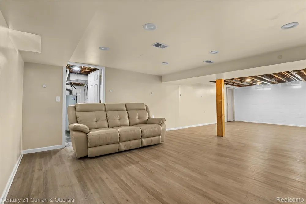 6151 Oakman Boulevard Dearborn City, MI 48126