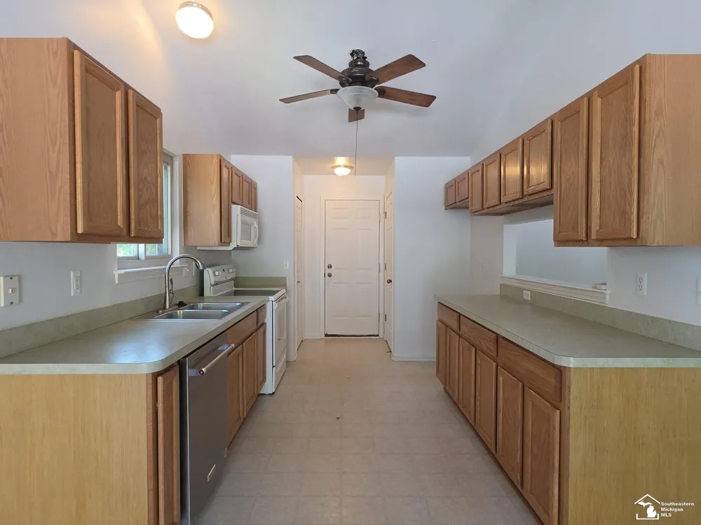 4067 Stone Post Road Berlin Charter Township, MI 48166