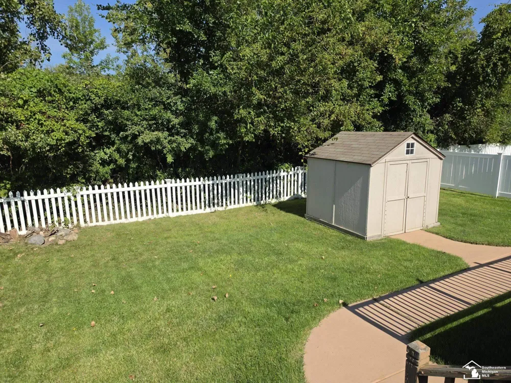4067 Stone Post Road Berlin Charter Township, MI 48166