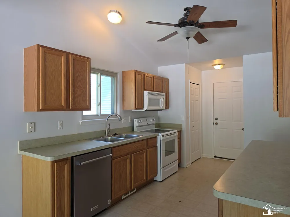 4067 Stone Post Road Berlin Charter Township, MI 48166