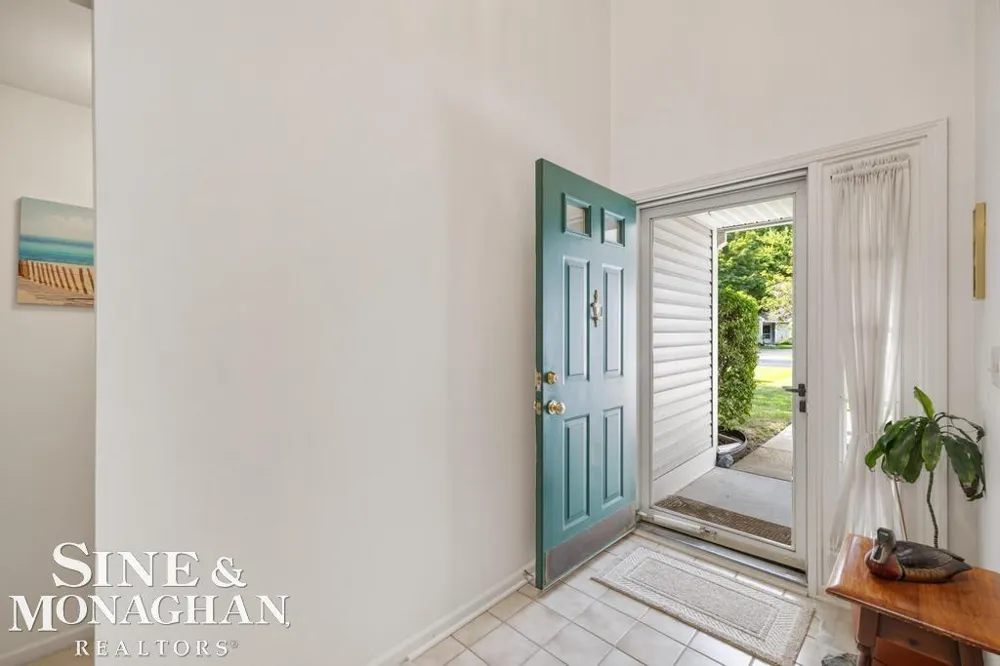 6798 FOX LANE Waterford Charter Township, MI 48327