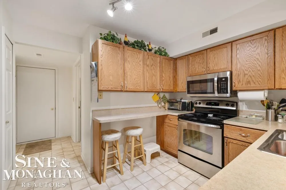 6798 FOX LANE Waterford Charter Township, MI 48327