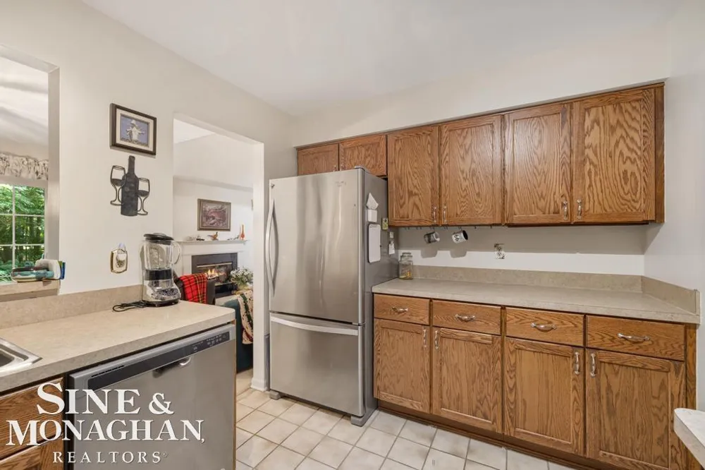 6798 FOX LANE Waterford Charter Township, MI 48327
