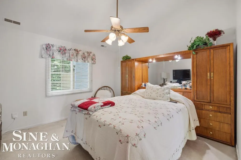 6798 FOX LANE Waterford Charter Township, MI 48327