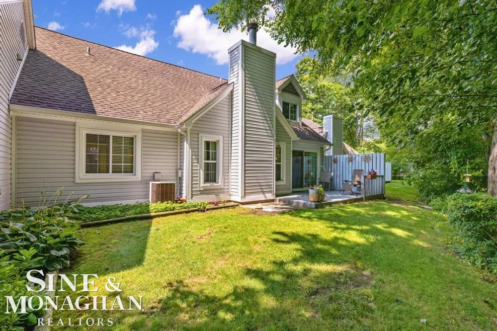 6798 FOX LANE Waterford Charter Township, MI 48327