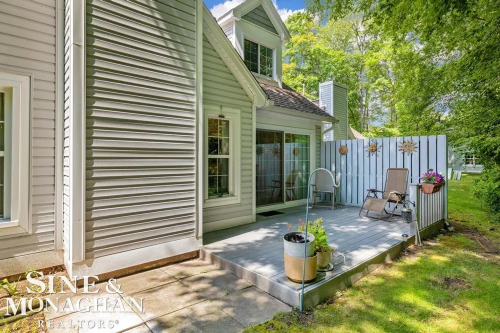 6798 FOX LANE Waterford Charter Township, MI 48327