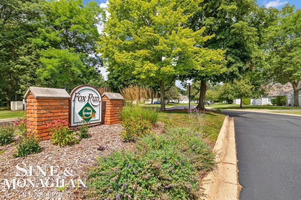 6798 FOX LANE Waterford Charter Township, MI 48327