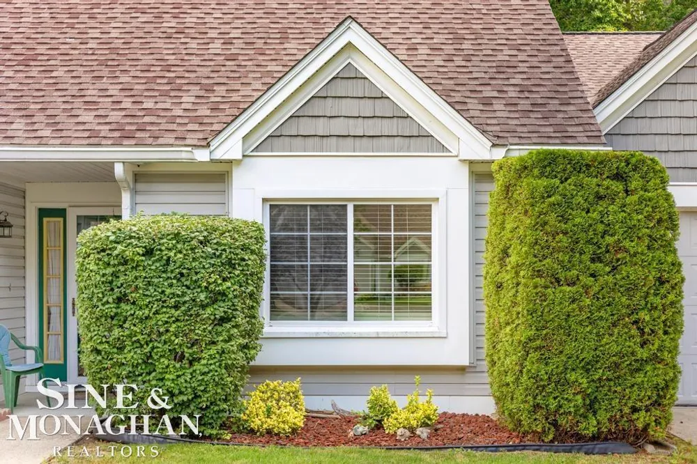 6798 FOX LANE Waterford Charter Township, MI 48327