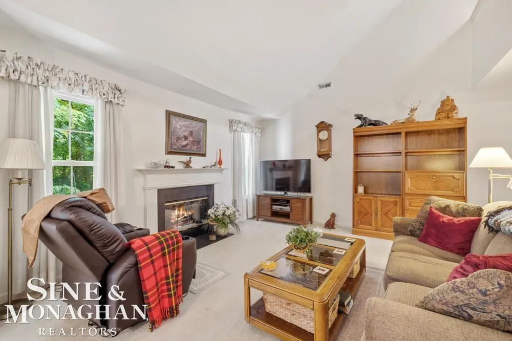 6798 FOX LANE Waterford Charter Township, MI 48327