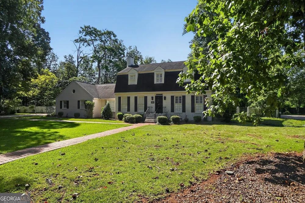 2210 E Doublegate DR Albany, GA 31721