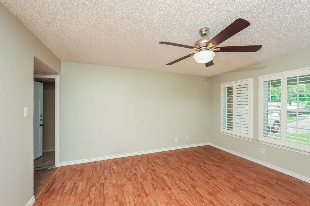 609 E Buffalo Street Forney, TX 75126