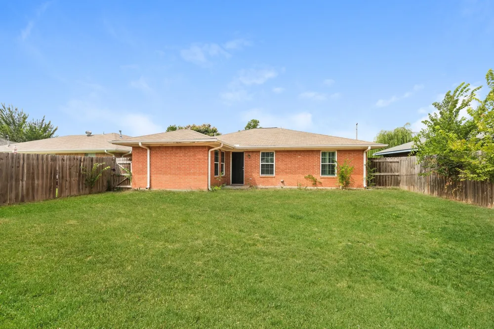 609 E Buffalo Street Forney, TX 75126