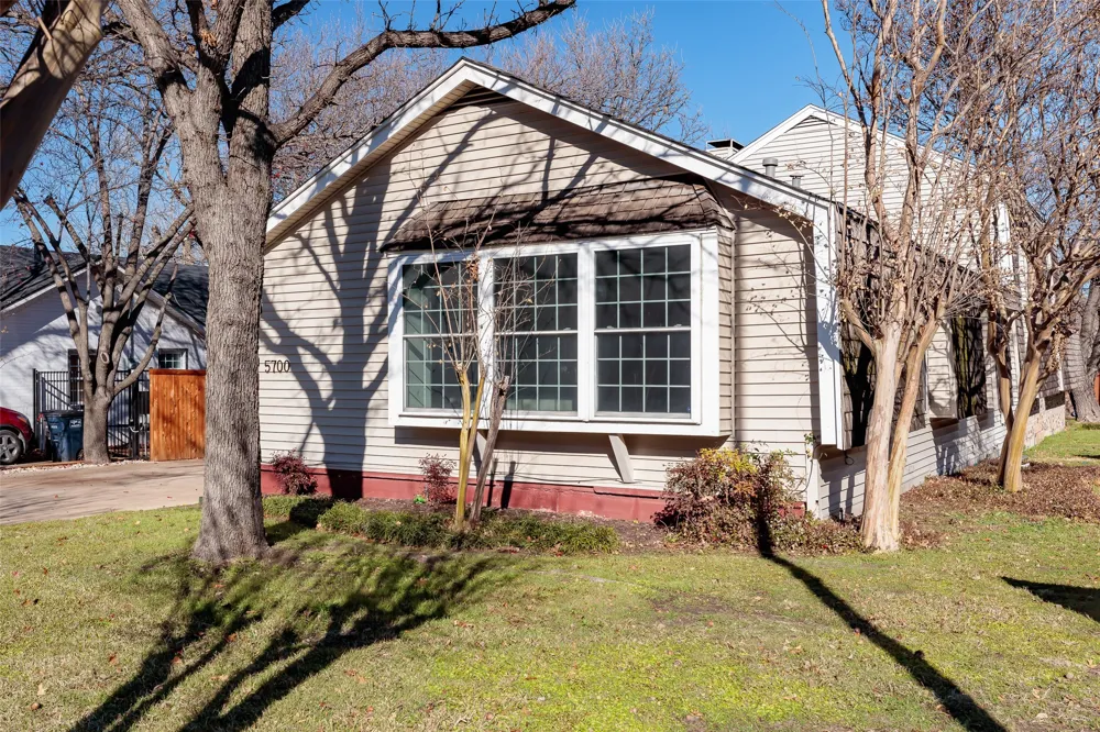 5700 Pershing Avenue Fort Worth, TX 76107