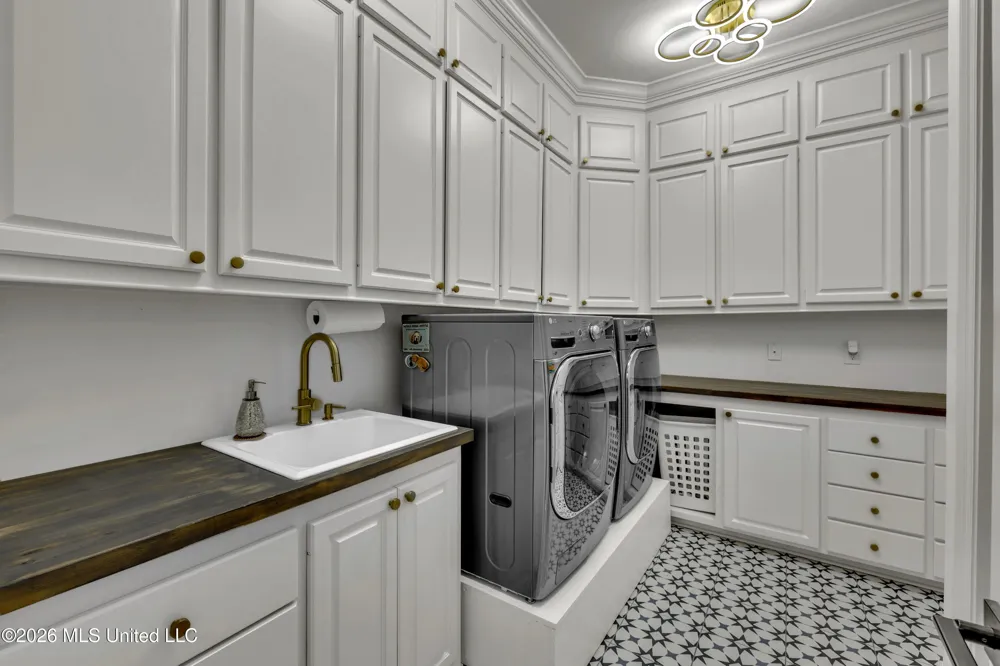64 Grandview Circle Brandon, MS 39047