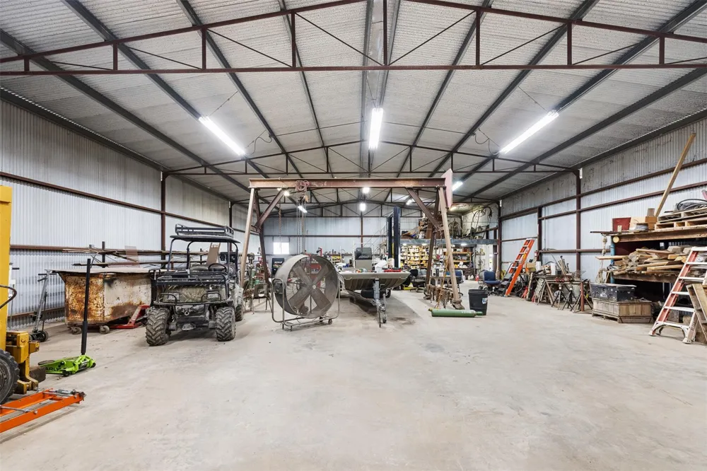 23783 Farm To Market 530 Hallettsville, TX 77964