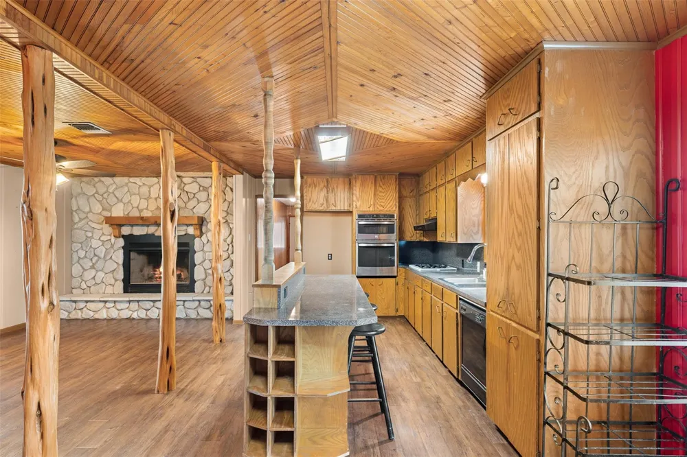 23783 Farm To Market 530 Hallettsville, TX 77964