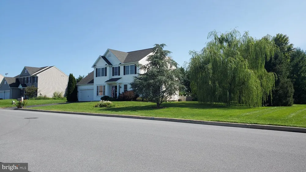 434 SWEETWATER DRIVE Palmyra, PA 17078
