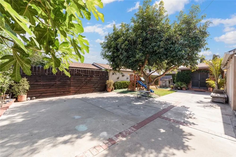 11333 Pennsylvania South Gate, CA 90280
