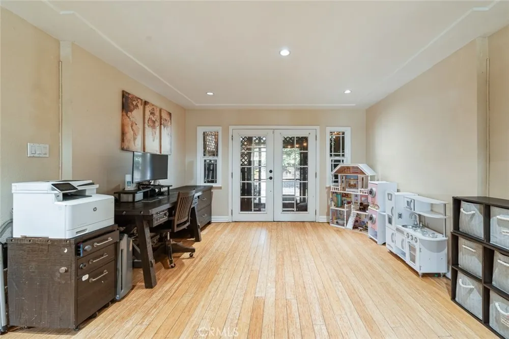 11333 Pennsylvania South Gate, CA 90280