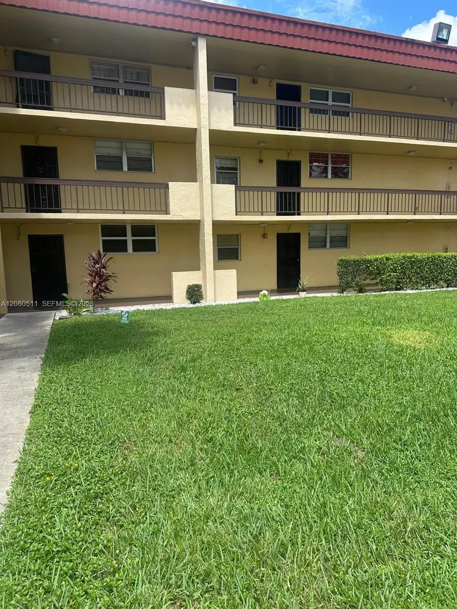 3285 Foxcroft Rd #E204 Miramar, FL 33025