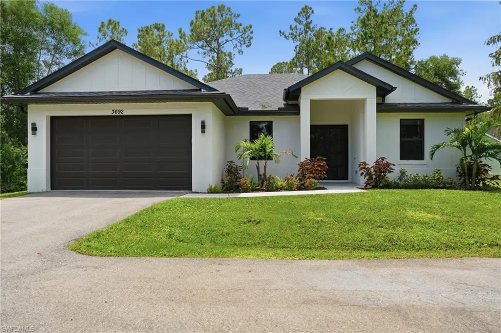 3692 8th Avenue SE Naples, FL 34117
