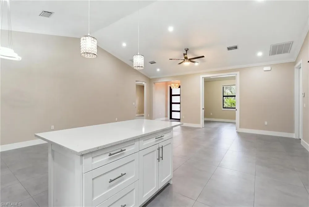 3692 8th Avenue SE Naples, FL 34117