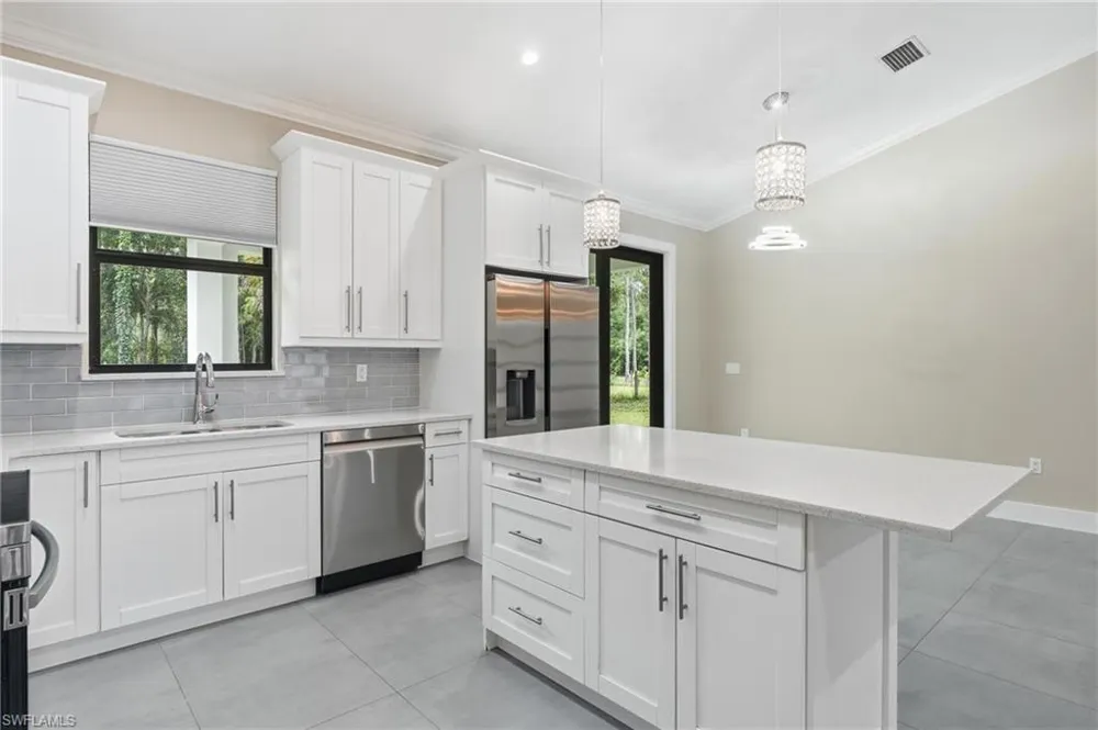 3692 8th Avenue SE Naples, FL 34117