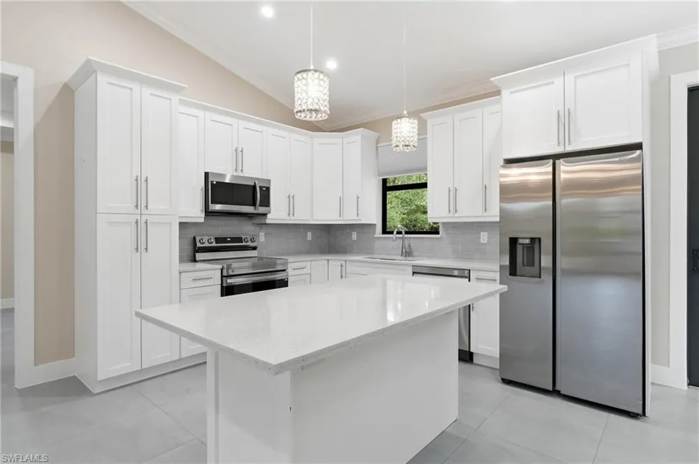 3692 8th Avenue SE Naples, FL 34117