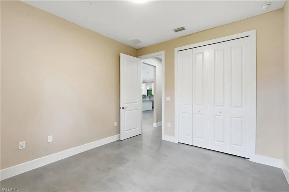 3692 8th Avenue SE Naples, FL 34117
