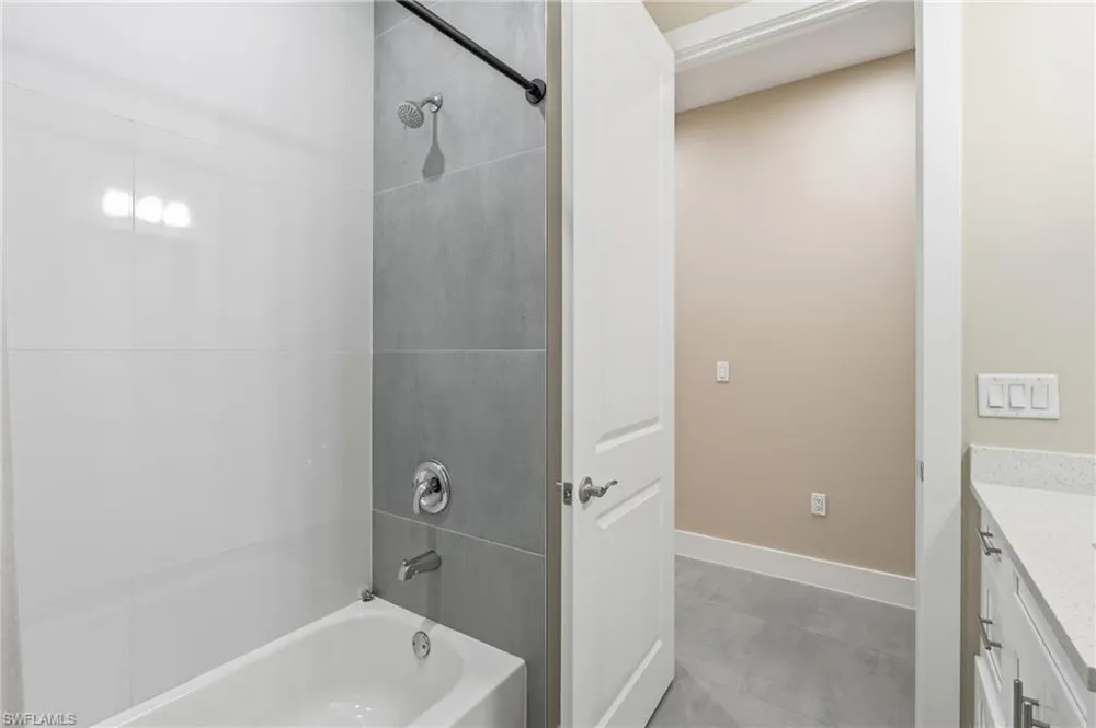 3692 8th Avenue SE Naples, FL 34117