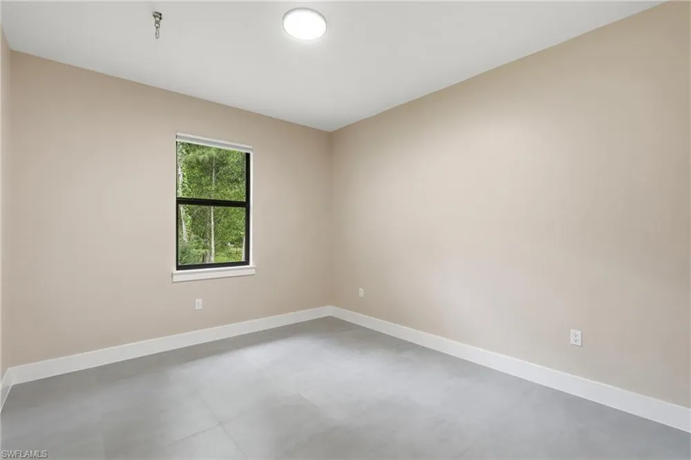 3692 8th Avenue SE Naples, FL 34117