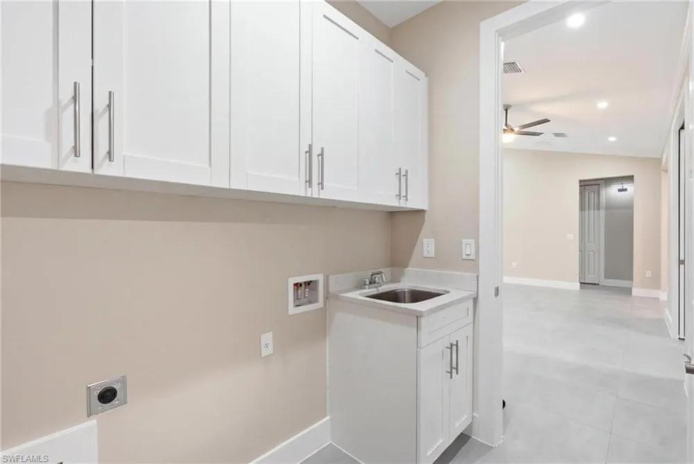 3692 8th Avenue SE Naples, FL 34117