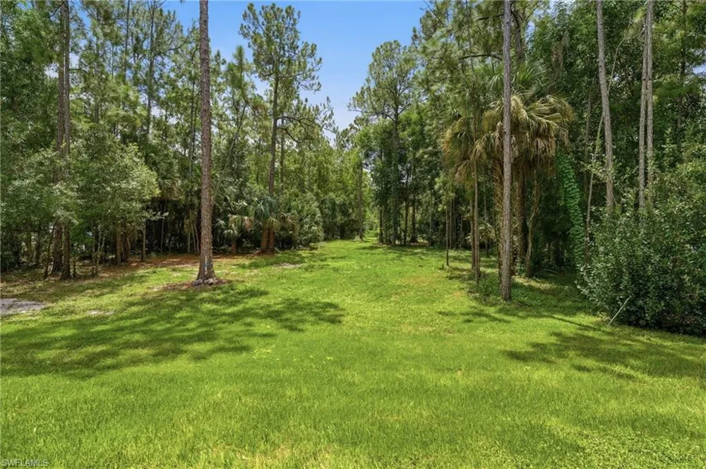 3692 8th Avenue SE Naples, FL 34117