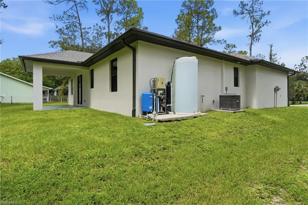 3692 8th Avenue SE Naples, FL 34117