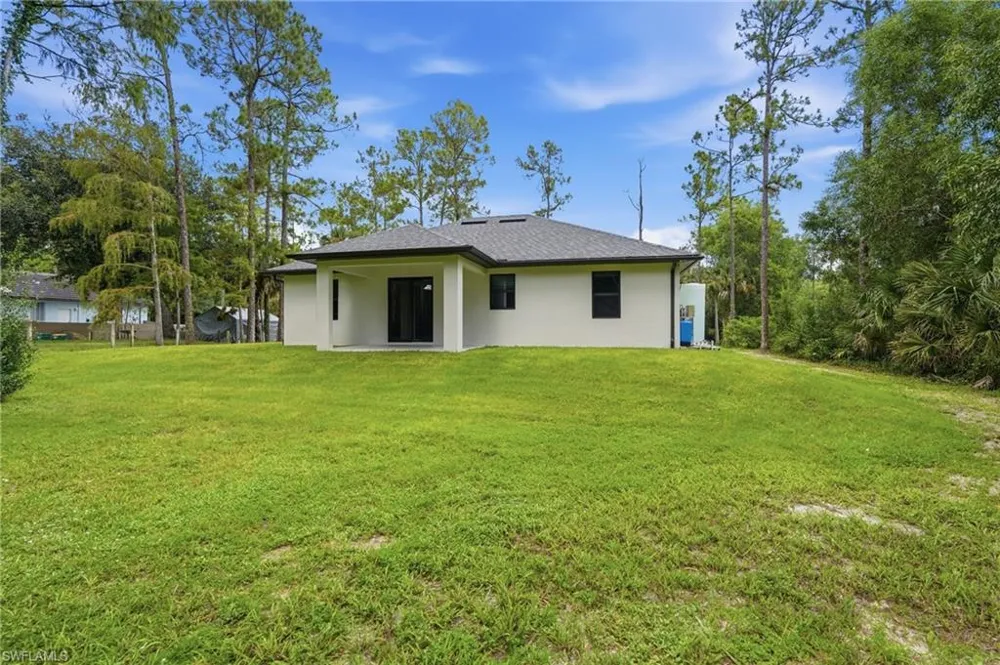 3692 8th Avenue SE Naples, FL 34117