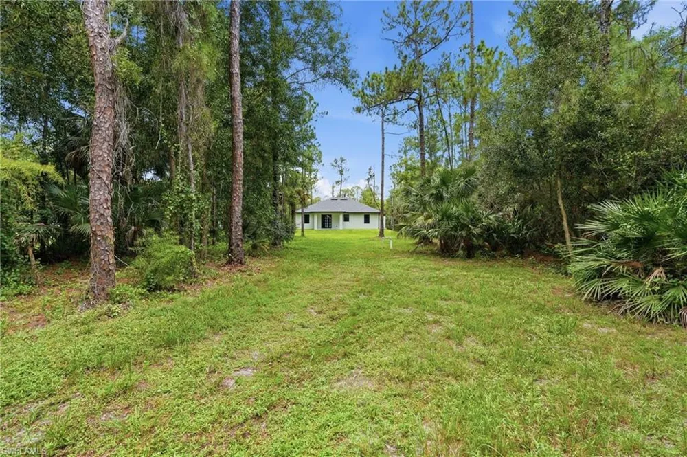 3692 8th Avenue SE Naples, FL 34117