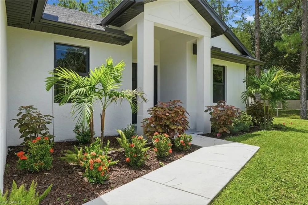 3692 8th Avenue SE Naples, FL 34117