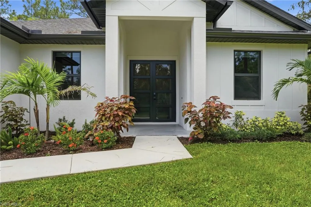 3692 8th Avenue SE Naples, FL 34117